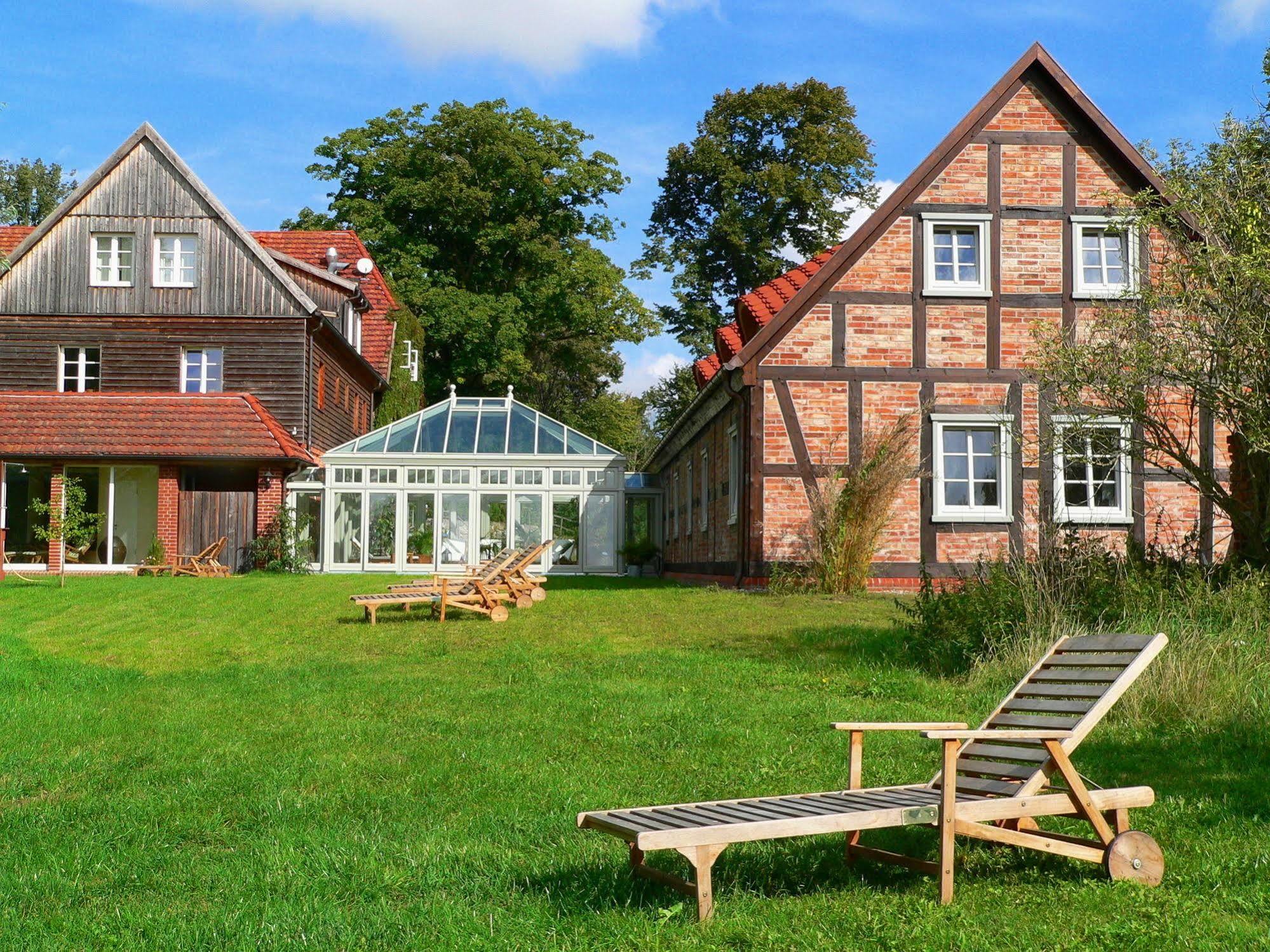 Gutshof Woldzegarten Hotel Exterior photo