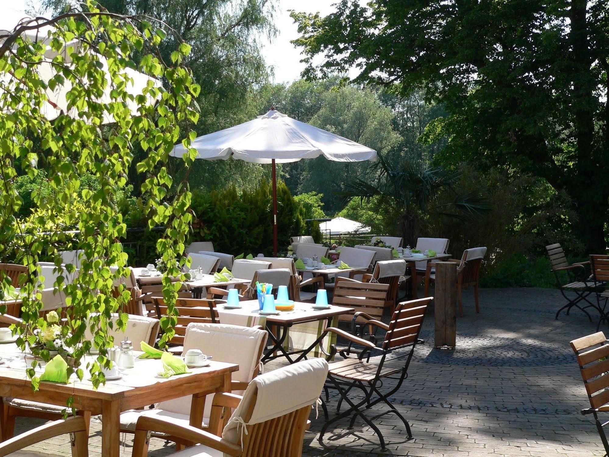 Gutshof Woldzegarten Hotel Exterior photo