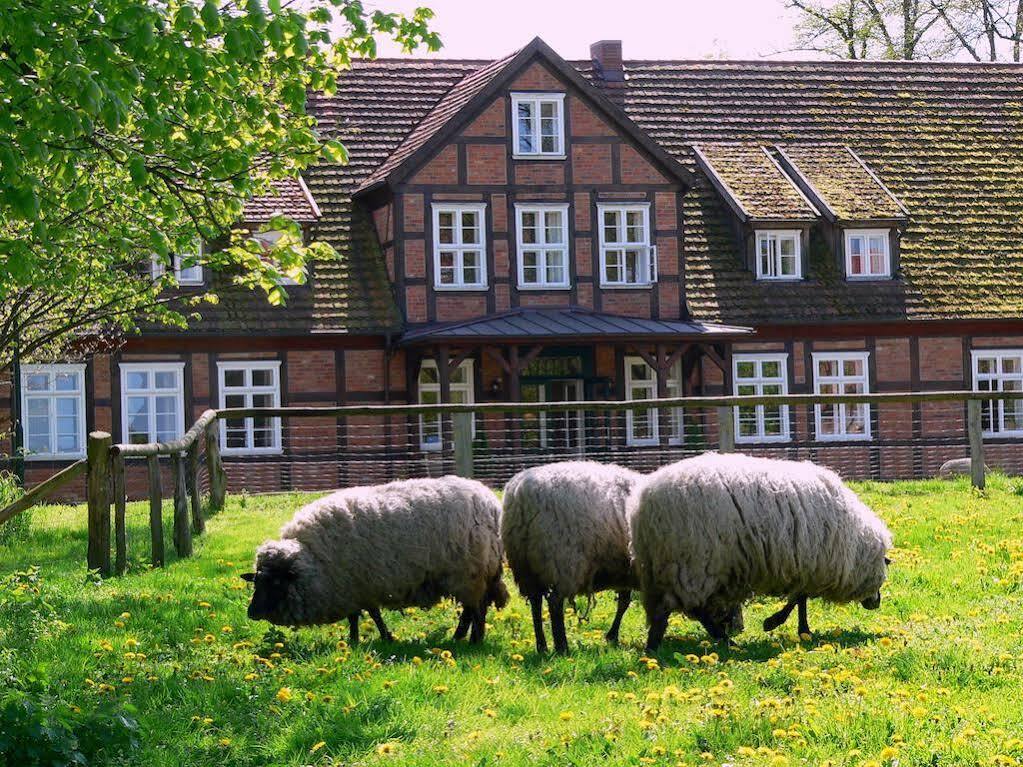 Gutshof Woldzegarten Hotel Exterior photo